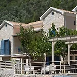 Apartahotel Ilianthos &