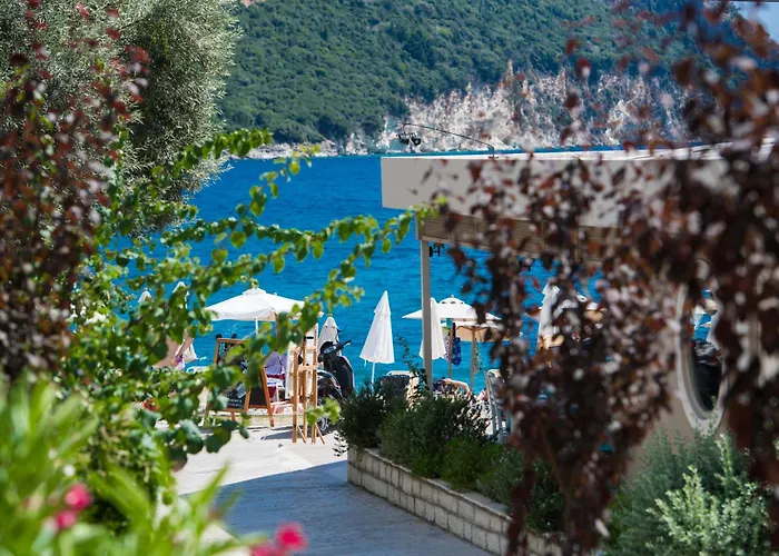 Aparthotel Ilianthos & 3*