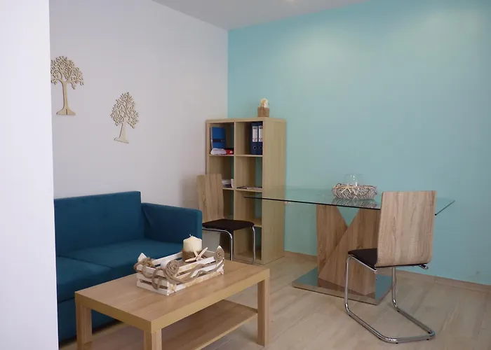 Aparthotel Ilianthos &