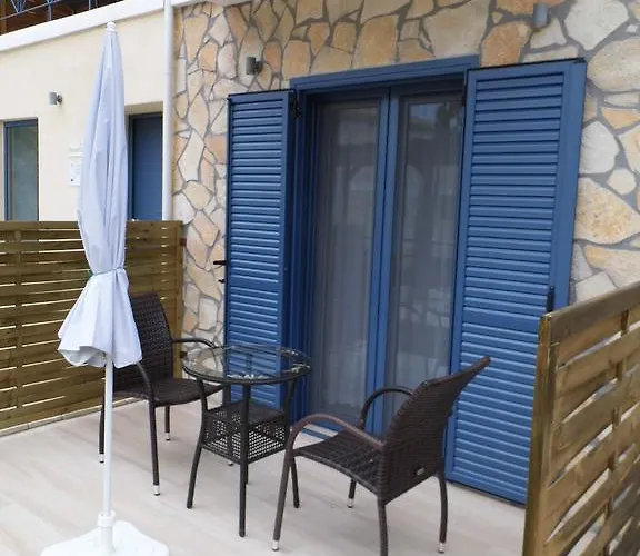 Aparthotel Ilianthos &