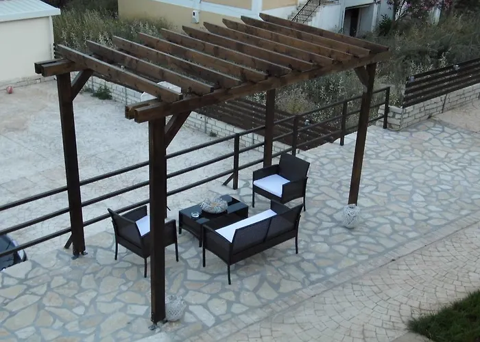 Aparthotel Ilianthos &