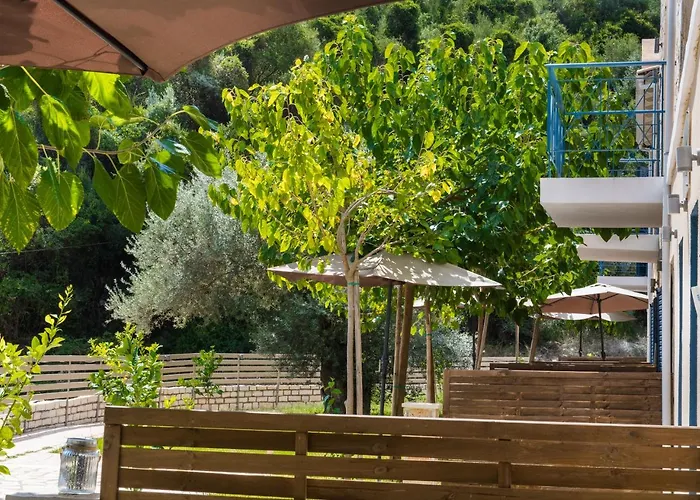 Ilianthos & Aparthotel Mikros Gialos