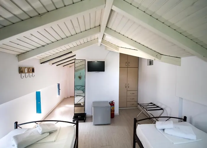 Ilianthos & Aparthotel Mikros Gialos