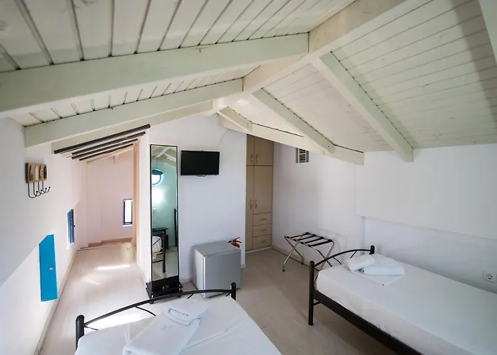 Aparthotel Ilianthos & Mikros Gialos