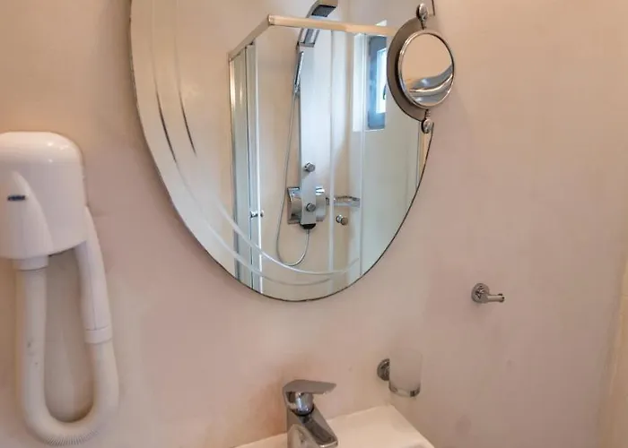 Ilianthos & Aparthotel Mikros Gialos