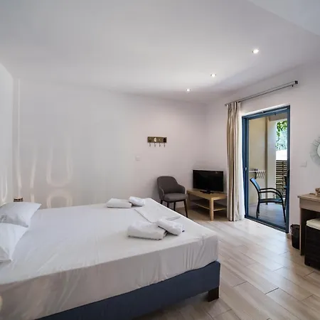 Ilianthos & Lejlighedshotel