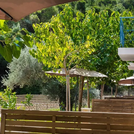 Ilianthos & Lejlighedshotel Mikros Gialos