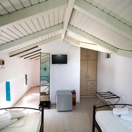 Ilianthos & Lejlighedshotel Mikros Gialos